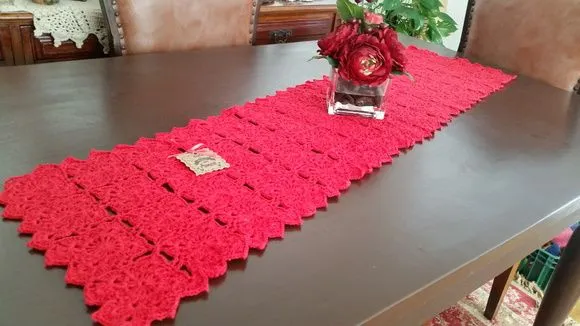 Caminho de Mesa em Crochê - Vermelho - foto 5