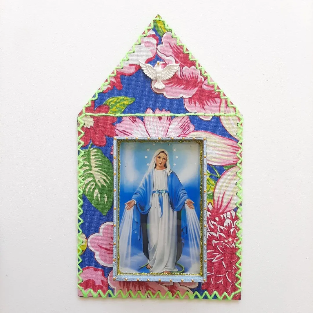 Capelinha N. S. das Graças - artesanato de Estudio Bananeira