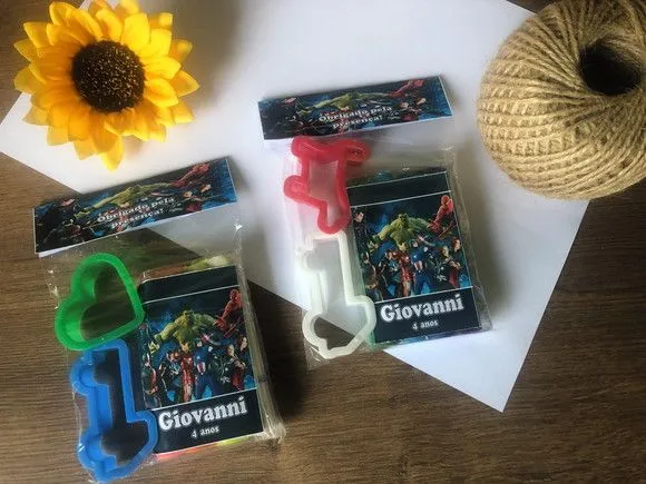 Massinha Modelar Heróes Personalizada - artesanato feito à mão por creativitybynina