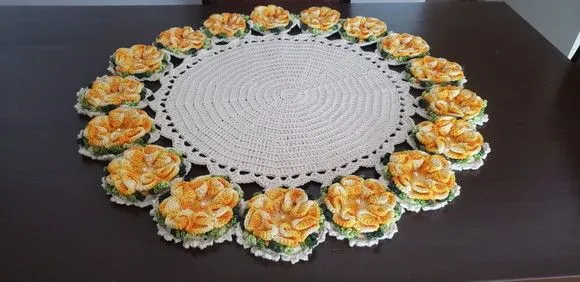 Centro de Mesa em Crochê Flores Amarelo Mesclado - foto 4