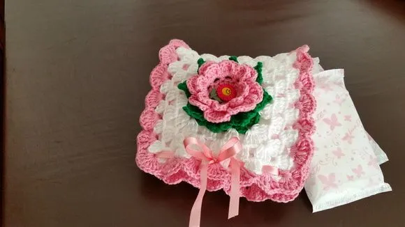 Bolsinha Porta Absorvente em Crochê - foto 3