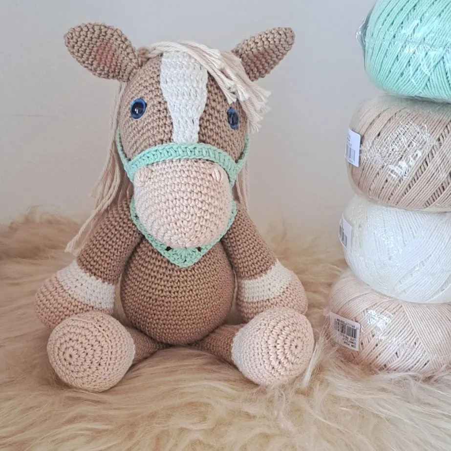 Cavalinho amigurumi - artesanato feito à mão por Arlete Santos Art crochê
