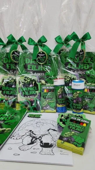 Revista Colorir Hulk Personalizada - feito à mão por Mi Papelaria Criativa