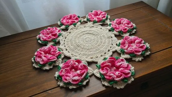 Mini Centro de Mesa em Crochê Flores Rosa Mescla - foto 4