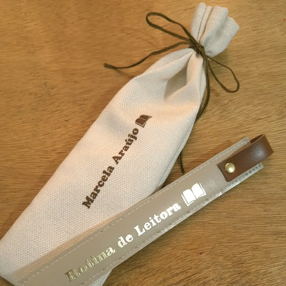Kit Presente Marcador de Páginas Personalizado com Porta-Caneta e Saquinho de Linho - foto 8