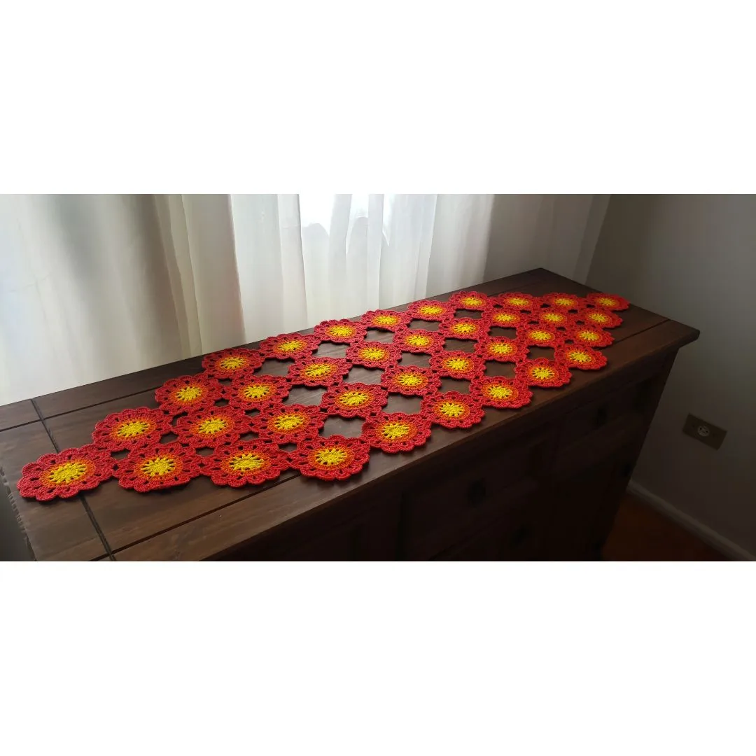 Trilho de Mesa em Crochê Flores Japonesa Vermelha (1,20 cm - foto 2