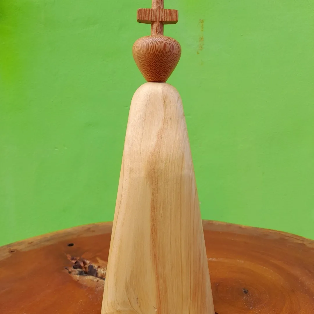 Nossa senhora Aparecida de madeira - foto 2