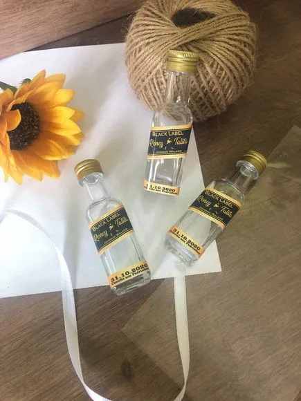 Garrafinha Black Label Personalizada - artesanato feito à mão por creativitybynina