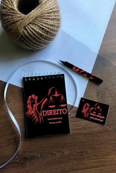 Bloquinho Direito Personalizado - artesanato feito à mão por Mi Papelaria Criativa