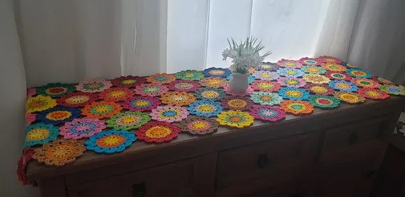 Trilho de Mesa em Crochê - Flores Japonesas (2,60 cm ) - foto 5