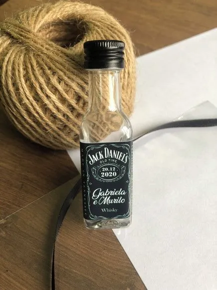 Garrafinha Personalizada - artesanato feito à mão por creativitybynina