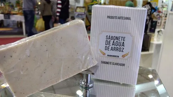 Sabonete Natural Água de Arroz Clareador de Manchas - foto 2