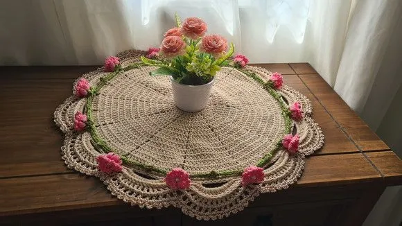 Centro de Mesa em Crochê Botões de Rosa - foto 3