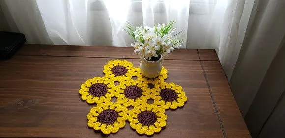 Toalhinha de Crochê Flor Japonesa (30 cm x 30 Cm) - foto 3