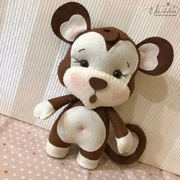 Macaco Safári Baby em Feltro 26cm
