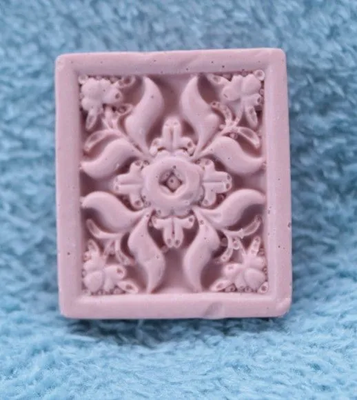 Sabonete natural Argila Rosa - artesanato feito à mão por Juliana Biz - casa e bem estar