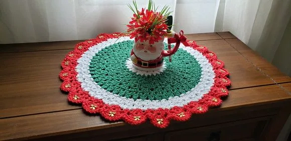Toalha de Mesa Redonda em Crochê Natal (50 Cm)