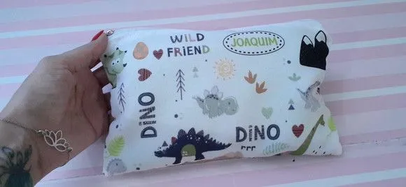 Kit Dinossauro - Toalha e Necessaire - foto 4