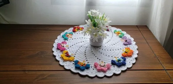 Centro de Mesa em Crochê Mini Borboletas (40 cm Diâmetro) - foto 4