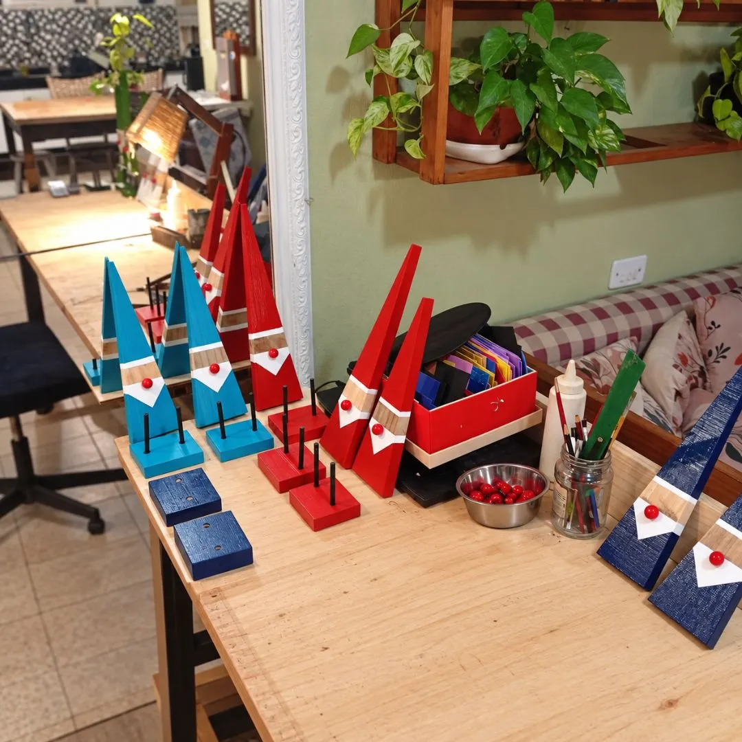 Papai Noel Artesanal em Madeira – Coleção Natal Encantado - foto 2