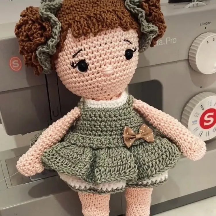 boneca de amigurumi