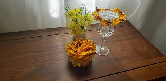 Cestinha + Cobre Taça e Descanso Taça em Crochê Sunflower - artesanato de Mari Crochê feito com carinho!
