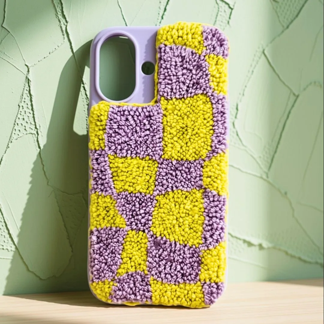 Capa de Celular Personalizada em Punch Needle | Feita à Mão - foto 4