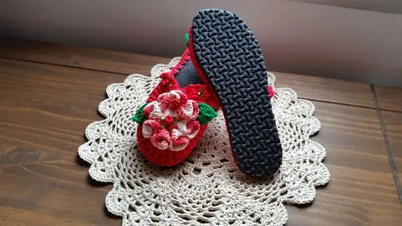 Chinelo de Quarto em Crochê Flor Camélia Número 37 - foto 3