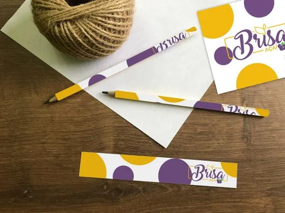 Lápis personalizado - feito à mão por Mi Papelaria Criativa