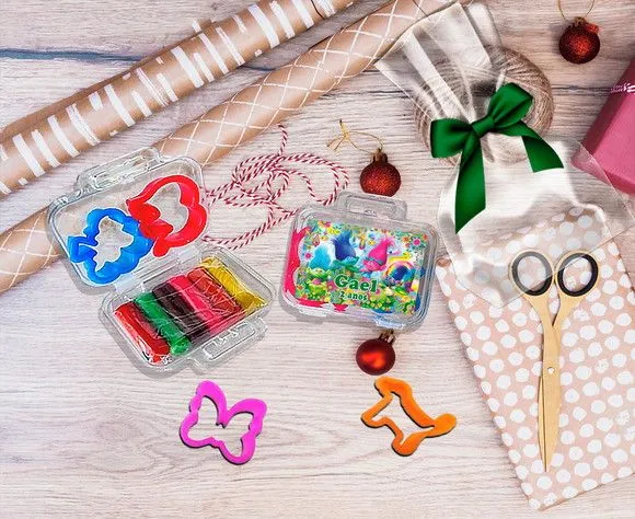 Mini Maleta com Massinhas Trolls Personalizada - artesanato feito à mão por Artmanha Lembrancinhas