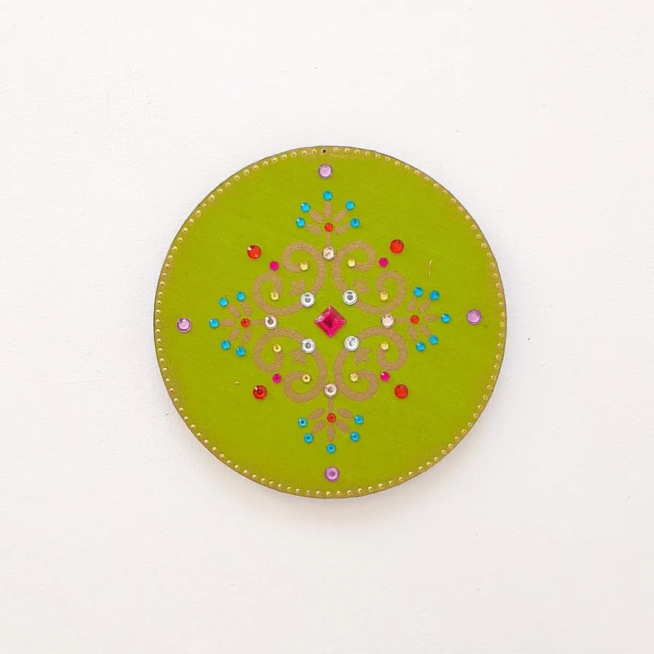 Mandala Indiana Colorida - artesanato de Estudio Bananeira