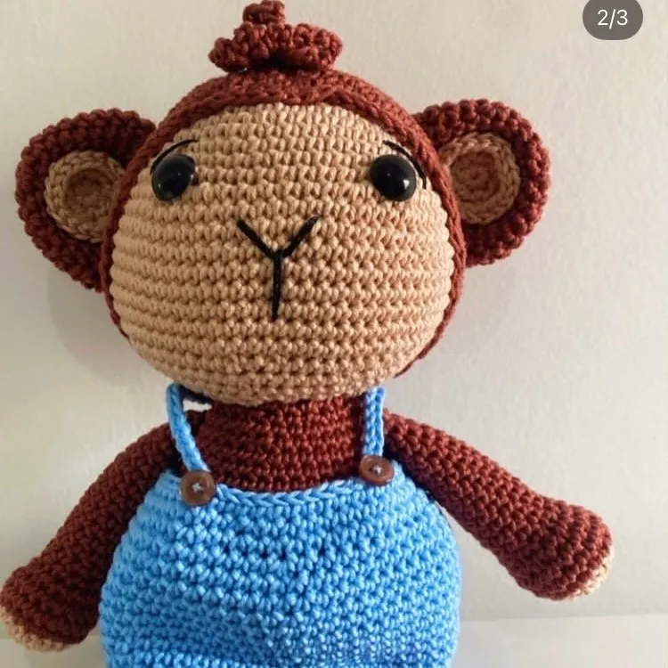 macaco de amigurumi