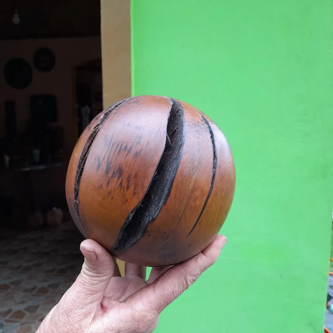 Bola de madeira - artesanato feito à mão por ArtePol