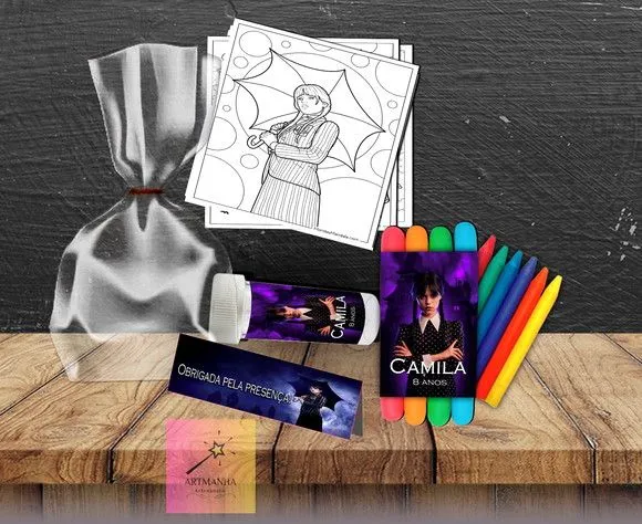 Kit Massinha + Giz + Bolha Wandinha Personalizado - artesanato feito à mão por Artmanha Lembrancinhas