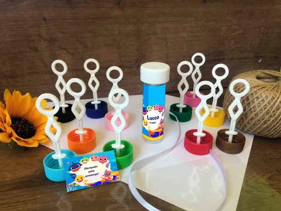 Bolinha de Sabão Baby Shark Personalizado - artesanato feito à mão por Mi Papelaria Criativa