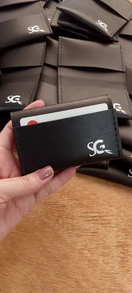 Carteira Slim Porta Cartões - Logomarca - artesanato feito à mão por Innovare Studio