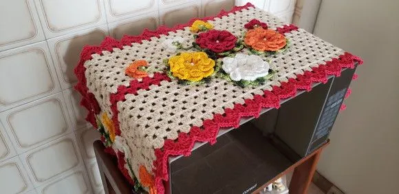 Toalha para Microondas em Crochê Floratta