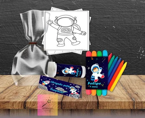 Kit Massinha + Giz + Bolha Astronauta Personalizado - feito à mão por Artmanha Lembrancinhas
