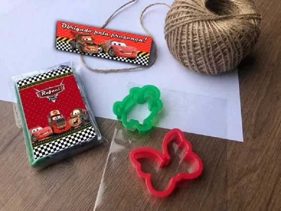 Massinha Modelar Carros Personalizada - feito à mão por Mi Papelaria Criativa