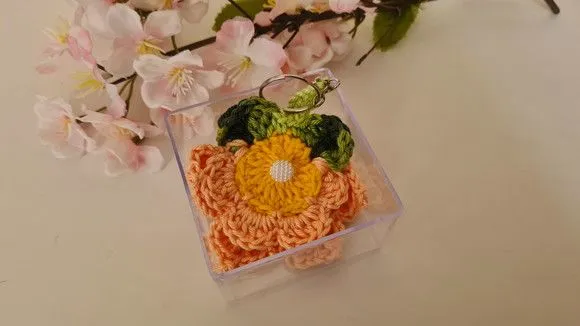 Chaveiro Florzinha em Crochê Pêssego (lembrancinha) - foto 2