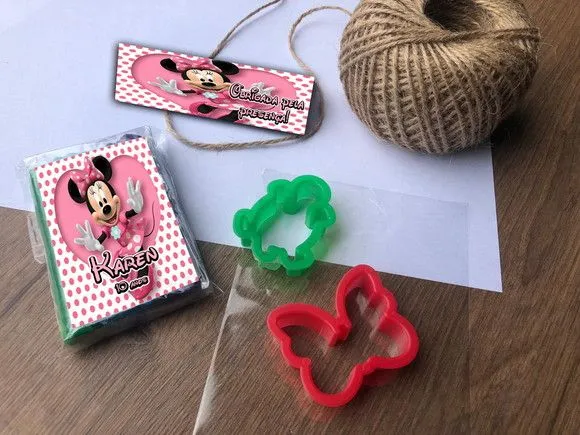Massinha Modelar Minnie Personalizada - feito à mão por Mi Papelaria Criativa