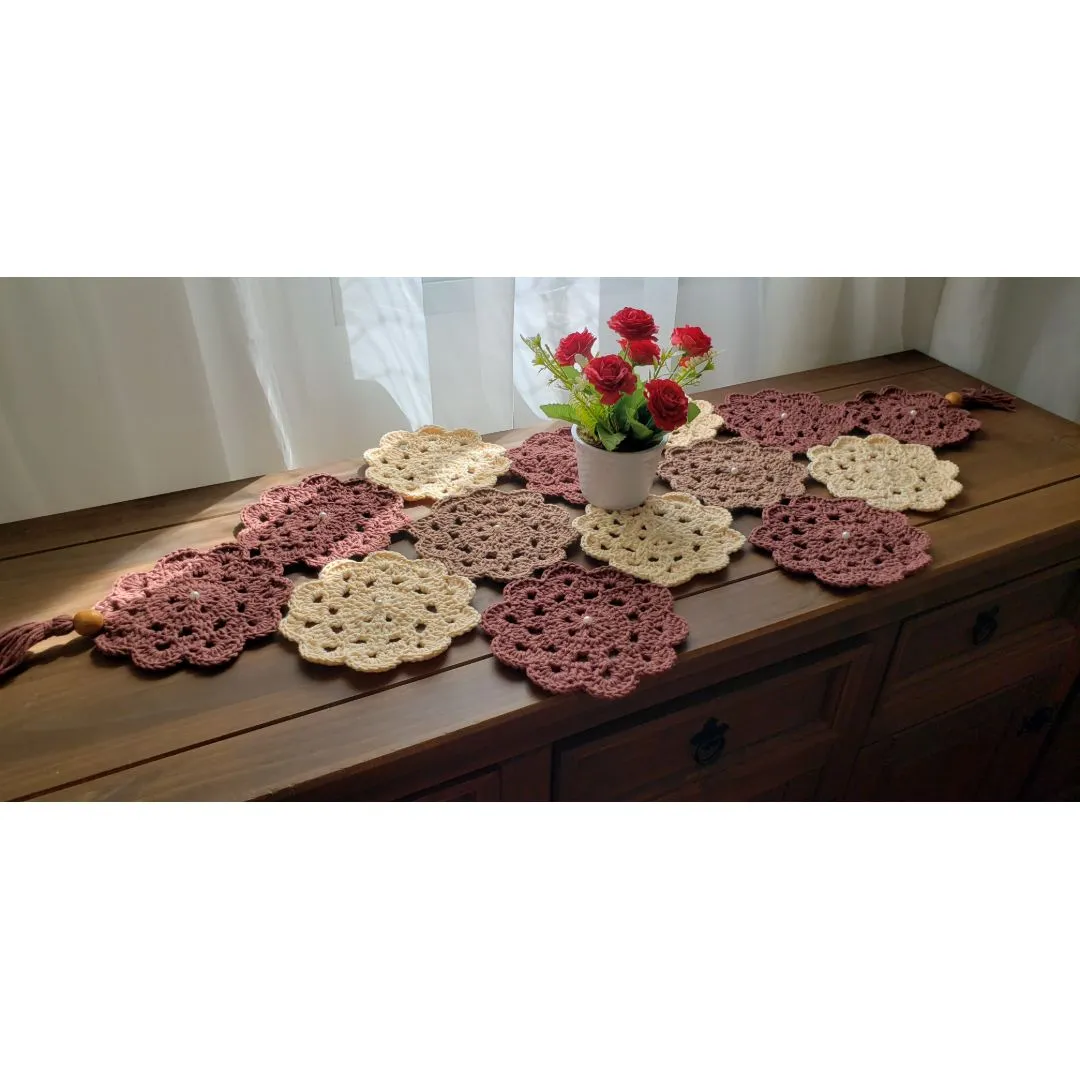 Trilho de Mesa em Crochê Flores com Tassel - foto 2