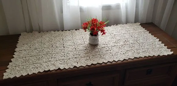 Caminho de Mesa em Crochê Cru
