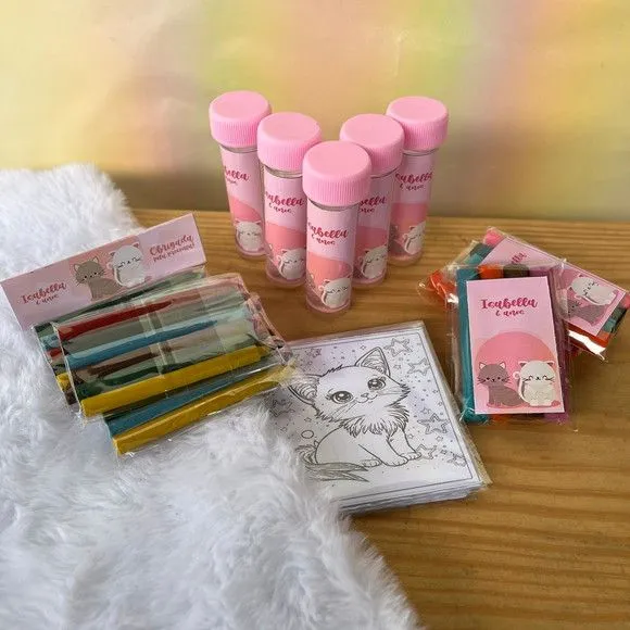 Kit Massinha + Giz + Bolha Gatinhos Personalizado - feito à mão por Artmanha Lembrancinhas