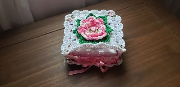 Porta Guardanapos em Crochê Flor Rosa Mesclado - foto 2