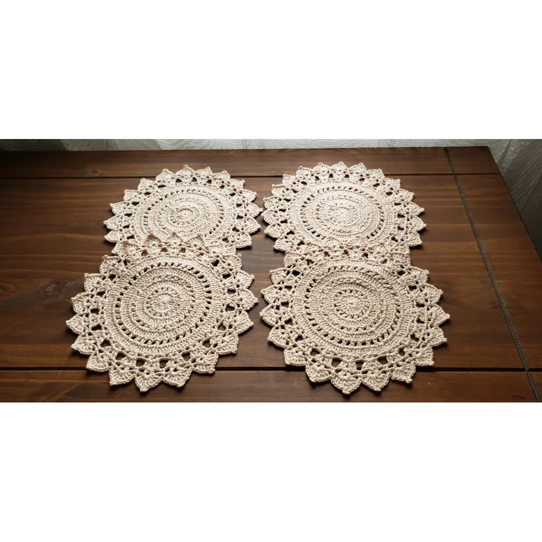Jogo de 04 Toalhinhas em Crochê Porcelana Bege (20 cm) - foto 2