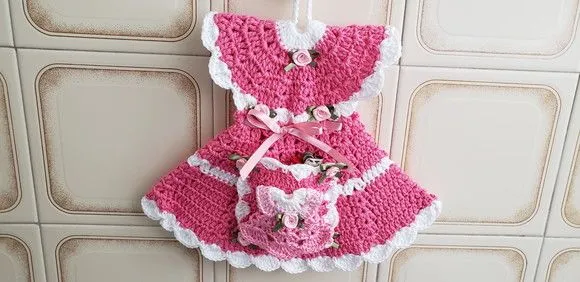 Porta Isqueiro em Crochê Vestido Rosa Pytaya 20 cm x 15 cm - foto 4