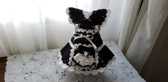 Porta Isqueiro Crochê Vestido Preto e Branco - foto 2