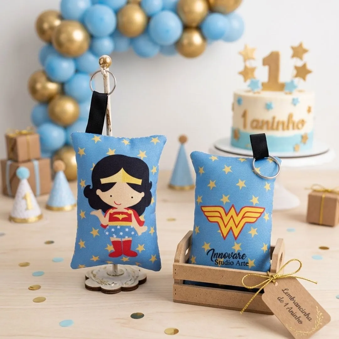 Kit 30 Chaveiros Almofadinha Mulher-Maravilha | Lembrancinhas Personalizadas - artesanato de Innovare Studio
