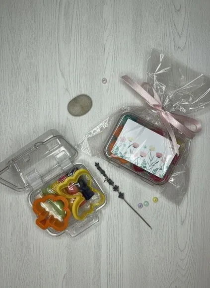 Mini Maleta - Flores Personalizada - feito à mão por Mi Papelaria Criativa